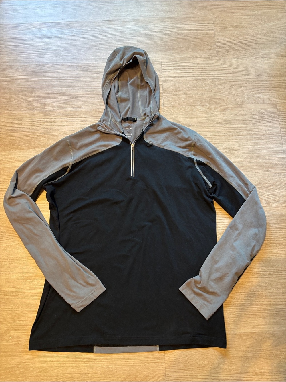 Mountain Hardwear Men’s Large Pullover Sweatshirt Hoodie Stretch Hiking 2 Tone
